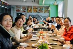 歲末不覺寒 冬至?xí)r光暖 丨洛陽正大組織開展“迎冬至、包餃子”文化活動